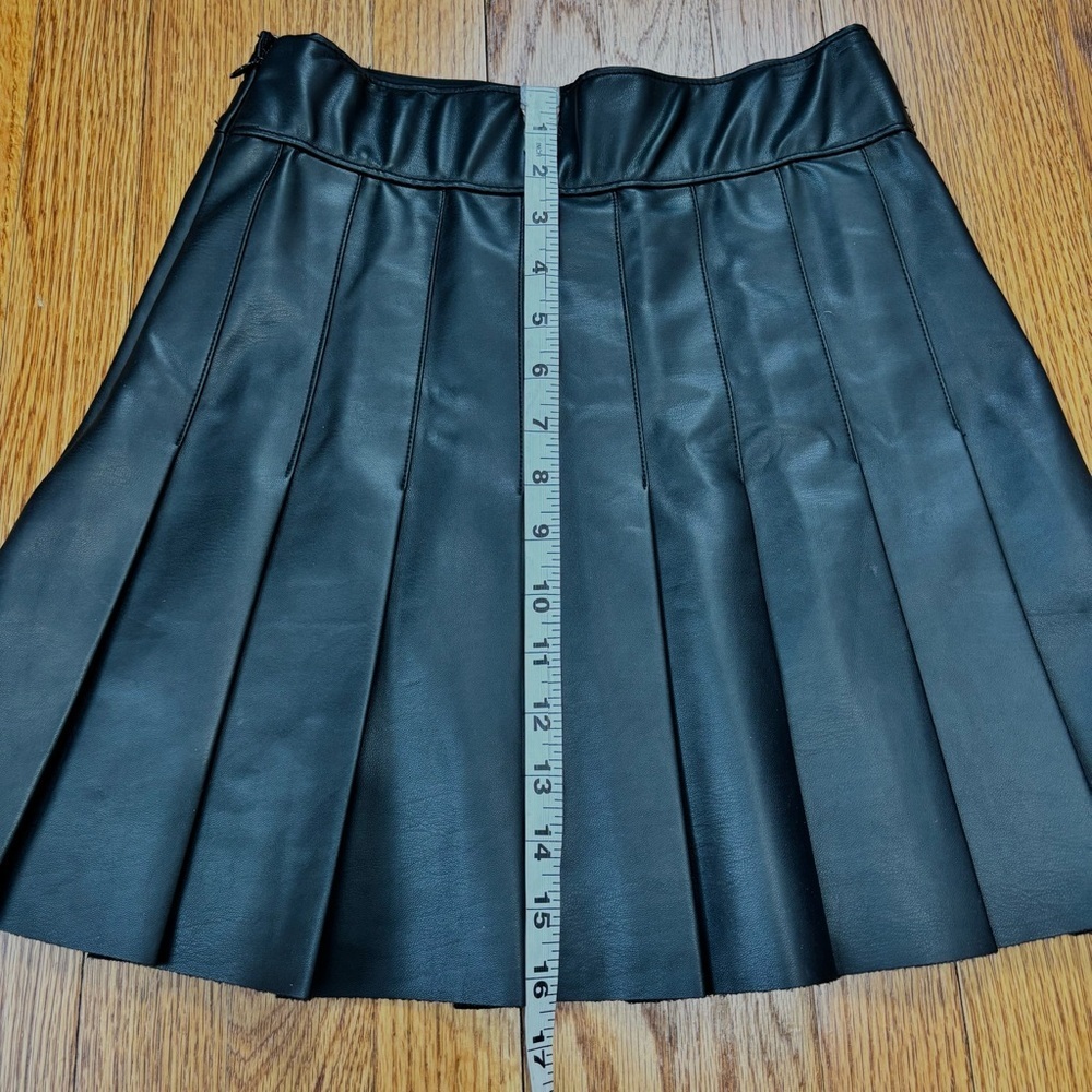 Abercrombie & Fitch vegan leather black pleated preppy mini skirt women XS / W26 - Picture 14 of 16